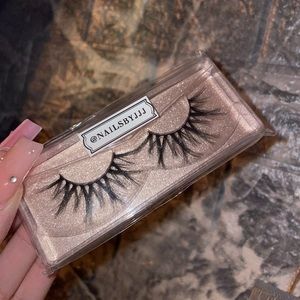 Wispy False Lashes